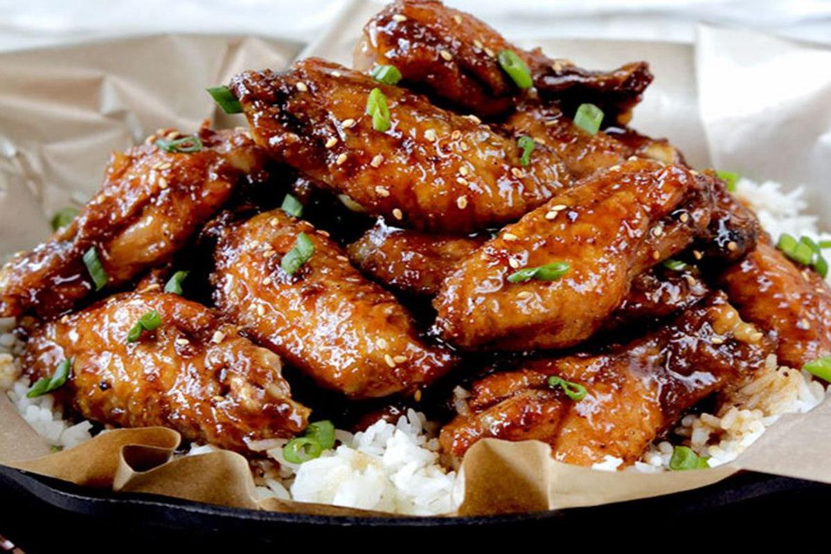 AILE ET PILON DE POULET Sauce basilic sauce piquante